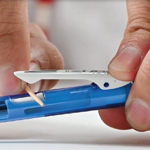 Hướng dẫn thay ruột bút cho bút bấm cò có chức năng tự động thu ngòi khi cài vào túi áo TL-095